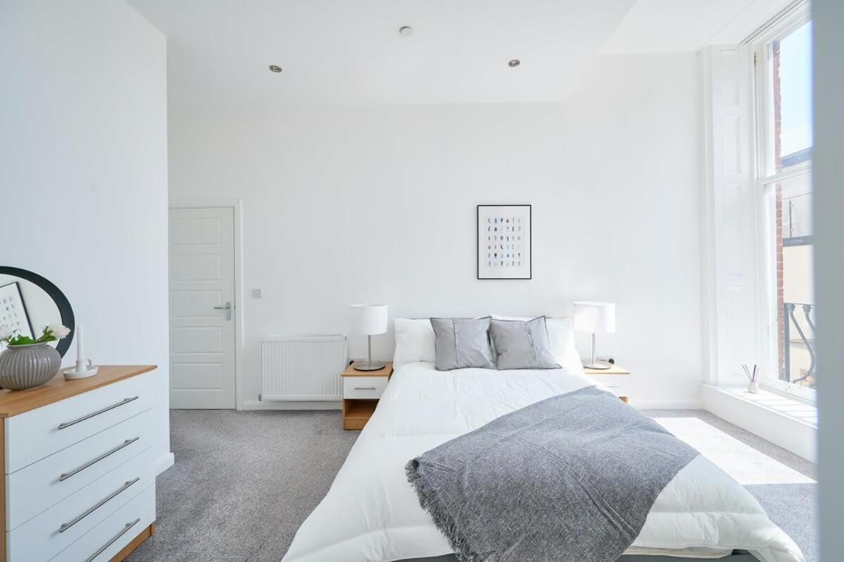 Modern 2 Bedroom Apartment In Preston Престон Экстерьер фото